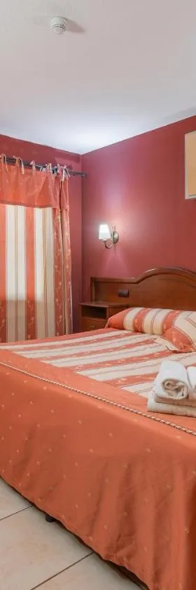 Hotel Puerta de Javalambre，位于拉普埃夫拉德瓦尔韦尔德的酒店