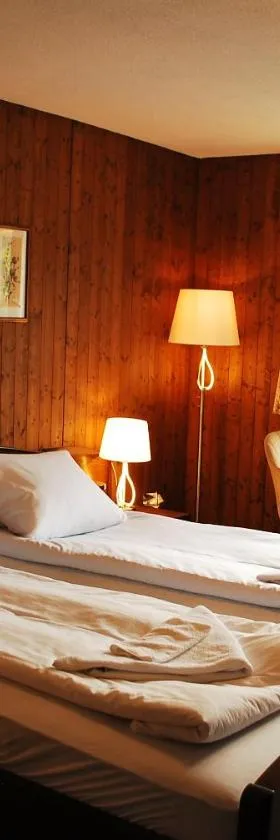 Rooms with Private bathrooms，位于萨斯的酒店