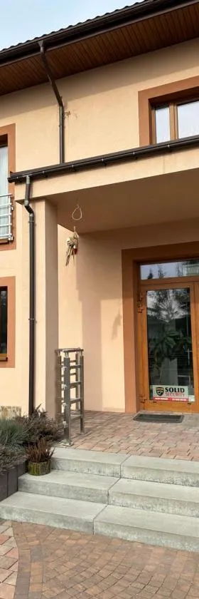 Villa Speranza Kościelna Droga 12，位于Łomianki Dolne的酒店