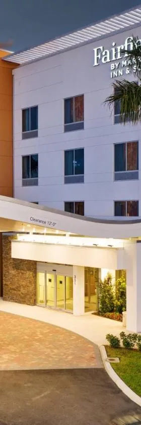 Fairfield by Marriott Inn & Suites Deerfield Beach Boca Raton，位于迪尔菲尔德海滩的酒店