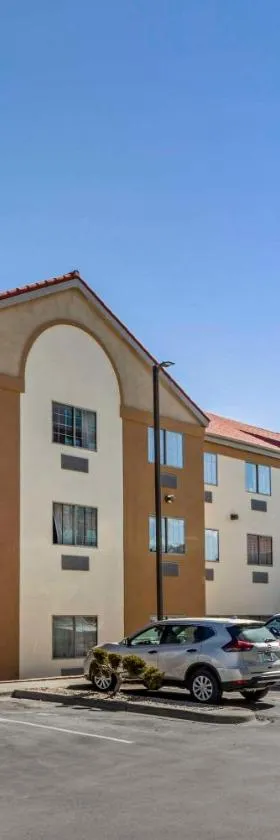 Quality Inn Denver Tech Center，位于恩格尔伍德的酒店