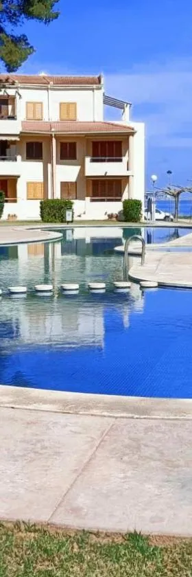 Comfortable Apartment in Alcanar with Shared Pool，位于阿尔卡纳尔的酒店