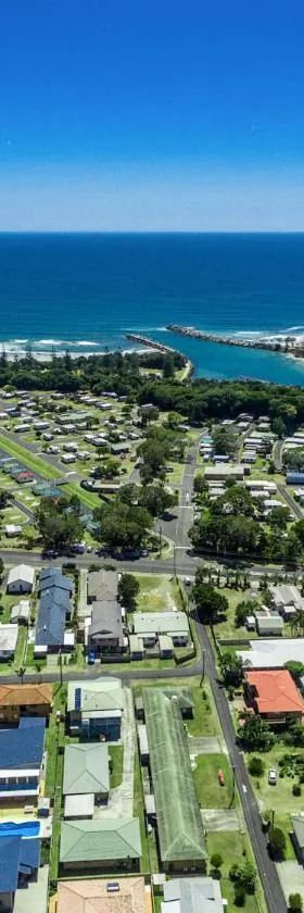 Whispering Pines Unit 3, 7 Waratah Lane Evans Head，位于埃文斯角的酒店