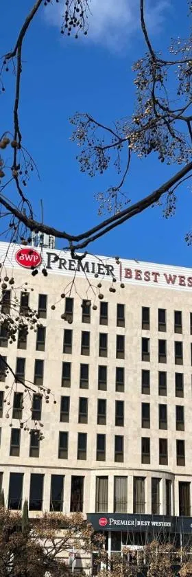 Best Western Premier CMC Girona，位于赫罗纳的酒店