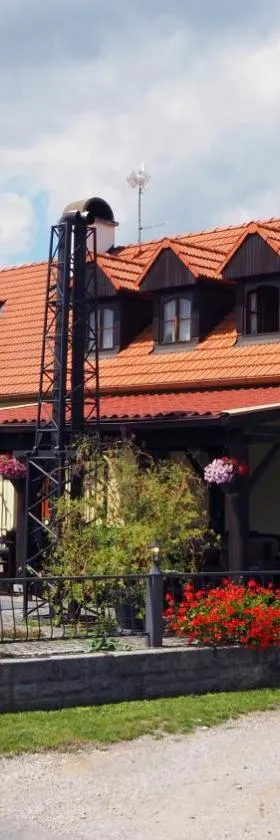 Restaurace a pension Chalupa，位于Hlásná Třebaň的酒店