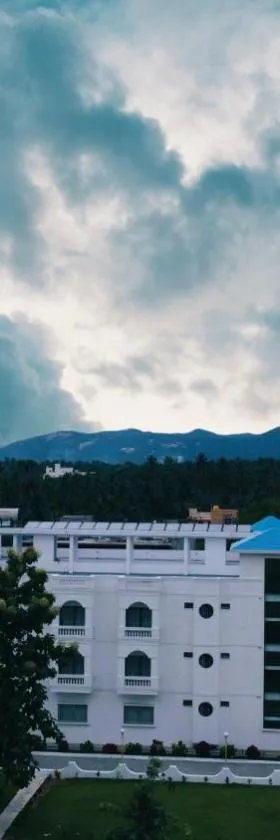 Hotel Agni，位于Krishnagiri的酒店