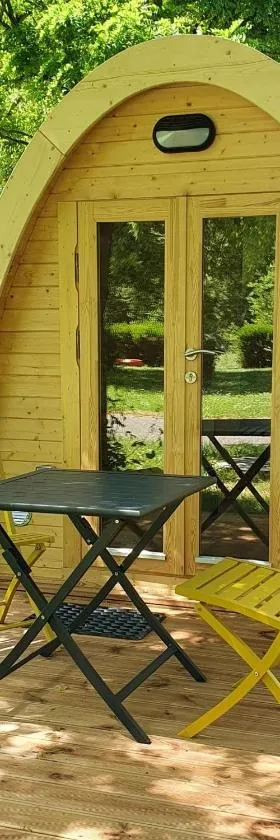 Cabane 2/3 pers au Camping les Patis，位于Nazelles的酒店
