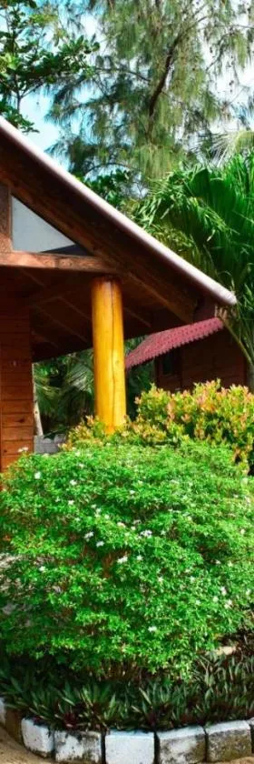 Mithra Paradise Beach Hotel，位于尼拉瓦利的酒店