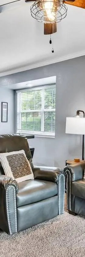 Lakeside Condo with Outdoor Theater, 4min to Silver Dollar City，位于布兰森的酒店