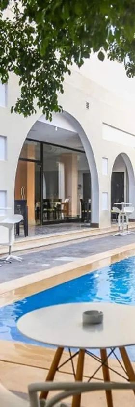 Hotel KSAR DHIAFA by PLAZA HOTELS & RESORTS，位于Sidi Bouzid的酒店