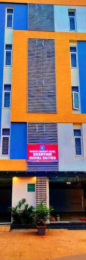 Keerthis Royal Suites - Near International Airport Terminal 1 and 2，位于耶拉汉卡的酒店