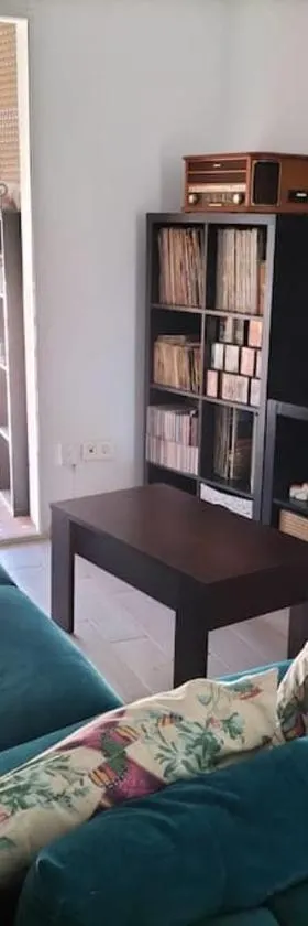 Piso luminoso y acogedor，位于阿尔卡拉德瓜代拉的酒店