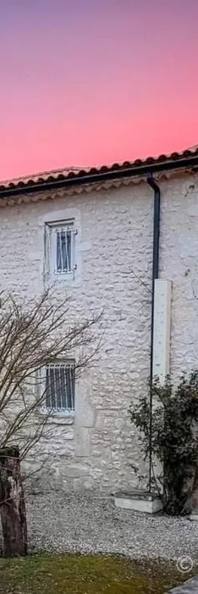 Chambres d'Hôtes Château Pierre de Montignac，位于Civrac-en-Médoc的酒店