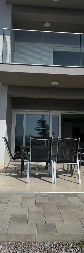 Pinter apartmant in Smokvica Krmpotska，位于Krmpote-Vodice的酒店