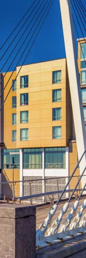 SpringHill Suites by Marriott Boston Logan Airport Revere Beach，位于里维尔的酒店