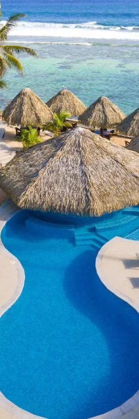 Club Raro Resort- Adults Only，位于拉罗汤加的酒店