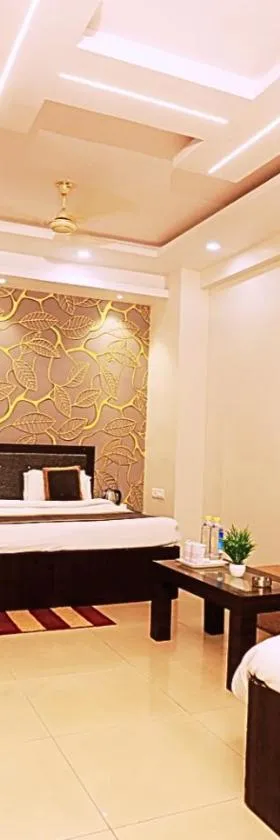Hotel Nexus l Hotels In Charbagh Lucknow，位于勒克瑙的酒店