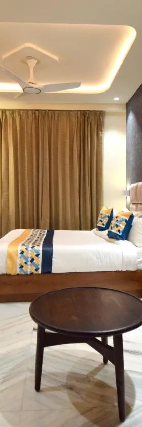 The Sky Imperial Hotel Sugam - 10 Meters from Shrinathji Temple，位于纳特杜瓦拉的酒店