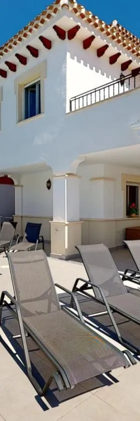 Villa Cerezo - A Murcia Holiday Rentals Property，位于托雷帕切科的酒店