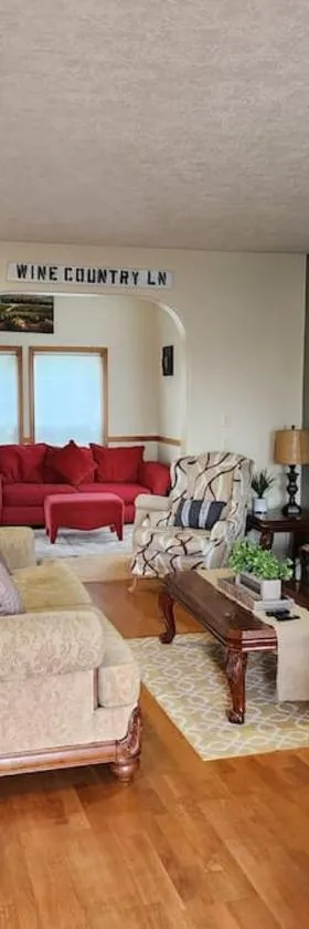 A Wine Country Home in Yamhill County，位于Lafayette的酒店