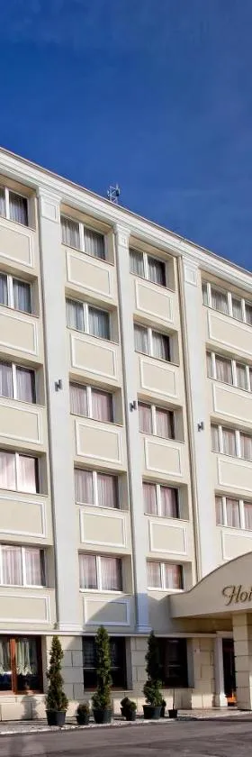 Hotel Gold，位于登比察的酒店
