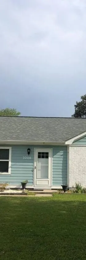 Cozy Home in Central Morehead 5min from the Beach，位于莫尔黑德城的酒店