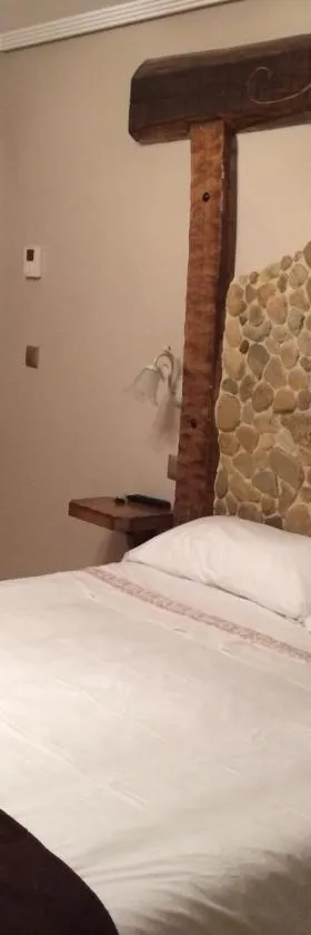 埃尔莫利诺日卡达尔索旅馆，位于Cereceda的酒店