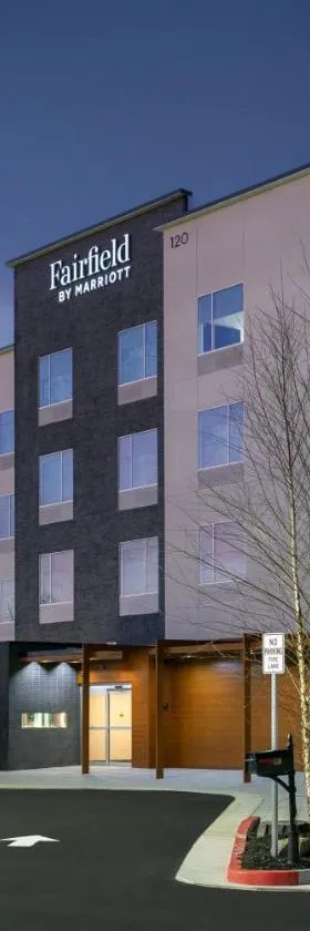 TownePlace Suites by Marriott Canton Riverstone Parkway，位于坎顿的酒店