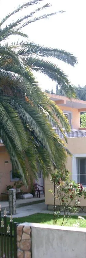 Apartments Lazarević Sutomore，位于苏托莫雷的酒店