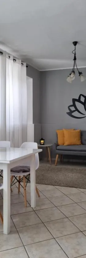 Mili Apartament，位于尼亚卢卡的酒店