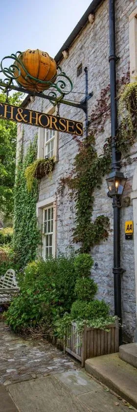 The Coach and Horses，位于克利夫罗的酒店