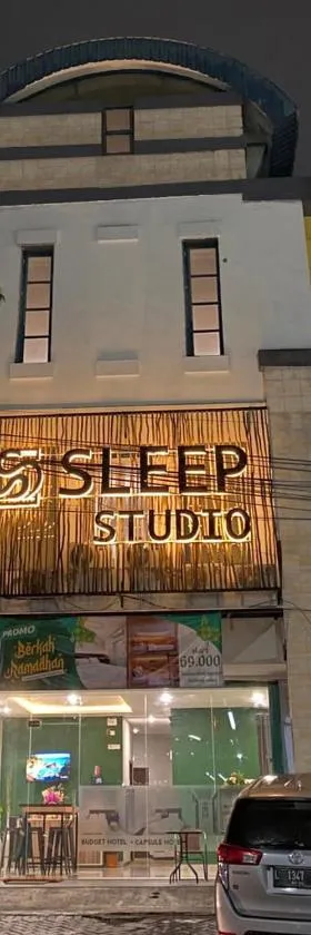 Sleep Studio Hotel City Center Surabaya，位于Tembok的酒店