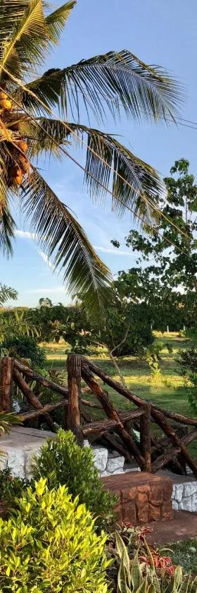 Michaels Homestay - Farm Villa nr Patar Beach & Bolinao Falls，位于Bolinao的酒店