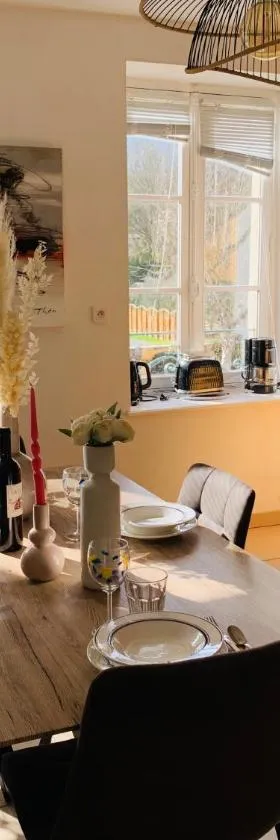 La roseraie de L arguenon, spacieux appartement centre ville，位于Jugon Les Lacs的酒店