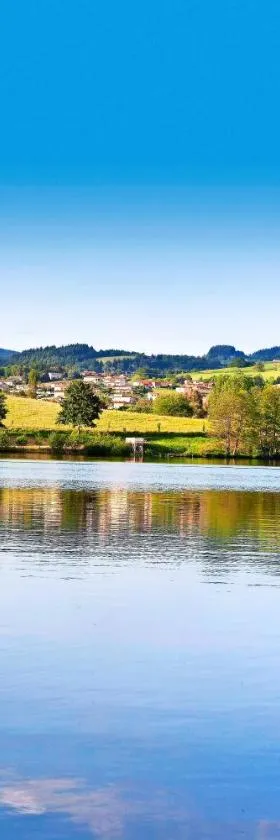 Camping Le Lac des Sapins，位于Cublize的酒店