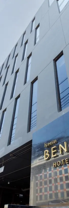 Benjarong Hotel Bangkok，位于Ban Song Krathiam的酒店