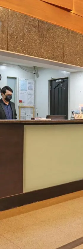 奎松市马勒卡费萨尔酒店，位于马尼拉的酒店