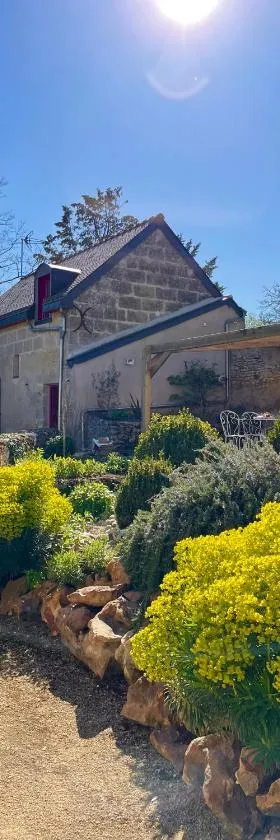 Maison de campagne, Gîte rouge，位于Brigné的酒店