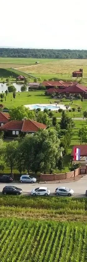 Krašograd，位于Pisarovina的酒店