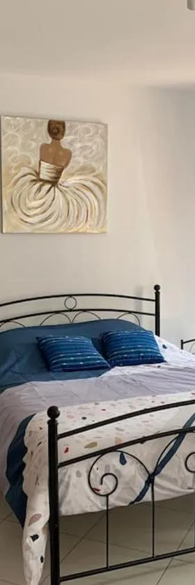 Maison de 1 a 8 personnes entièrement rénovée，位于Charly-sur-Marne的酒店