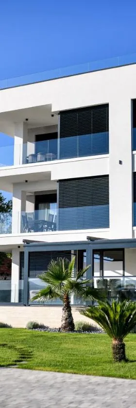 CROWONDER Apartments & Rooms OAZA with heated Swimming Pool and Sauna，位于图兰杰的酒店