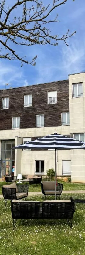 Residhome Paris Saclay " Bures sur Yvette "，位于伊薇特河畔比尔的酒店