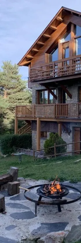 Minds & Mountains Eco Lodge，位于拉莫利纳的酒店