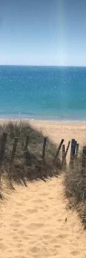 Beach House avec jardin 200m de la plage，位于滨海拉库阿尔德的酒店