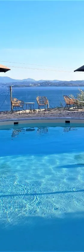 Stefanosplace ApartHotel Sea View，位于巴尔巴蒂的酒店