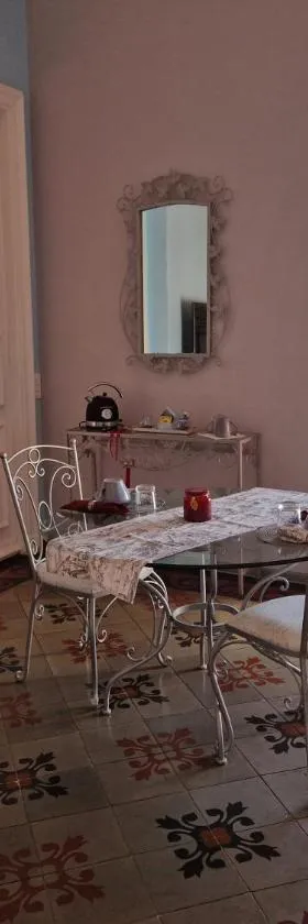 Chez Dédou et Madou，位于Florensac的酒店