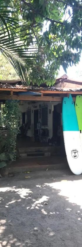Punta Roca Surf House，位于El Majahual的酒店