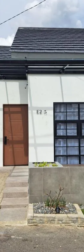 AKSHAYA VILLA SUKABUMI，位于苏加武眉的酒店