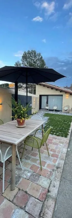 Casa Rural Can Titus，位于L’ Esquirol的酒店