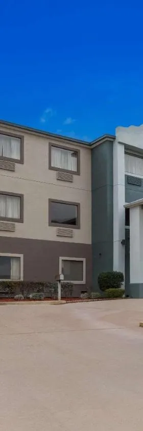 Quality Inn & Suites Pearl-Jackson，位于珀尔的酒店